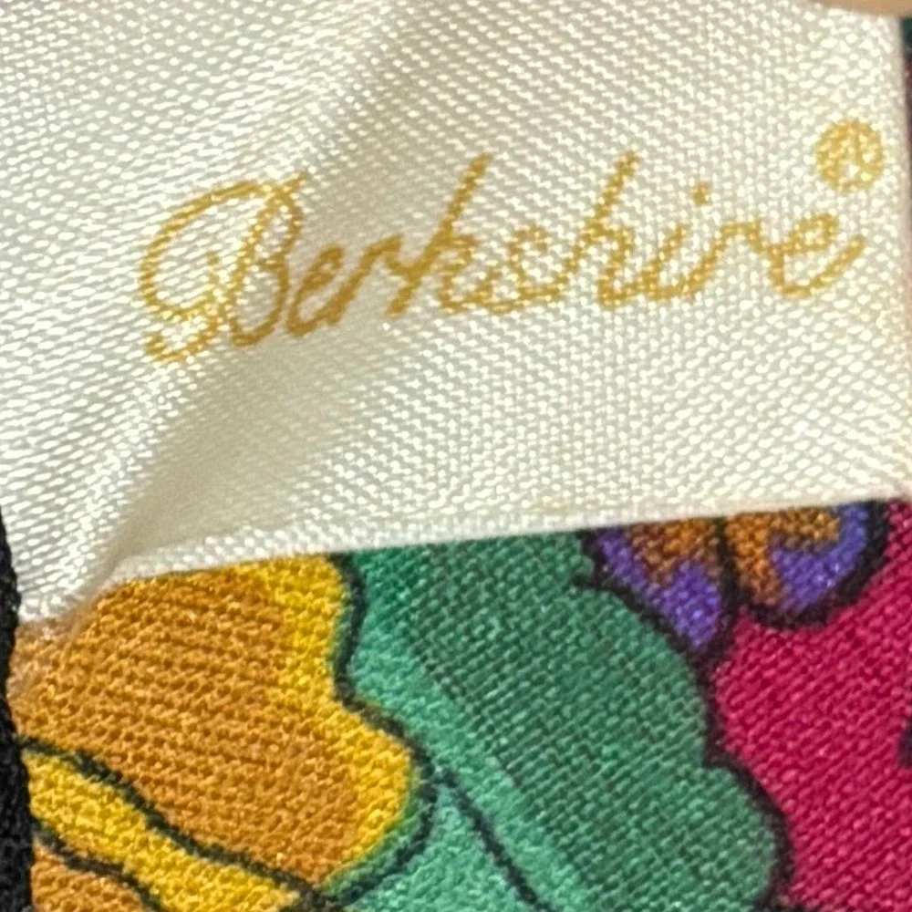 Berkshire Women's Scarf Bold Floral‎ Print Red Black Square Made in Italy 30x30